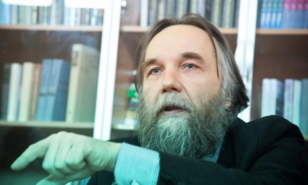 O ιδεολόγος του Κρεμλίνου εξηγεί: Γιατί η «στρατιωτική επιχείρηση» στην Ουκρανία δεν είναι εισβολή...